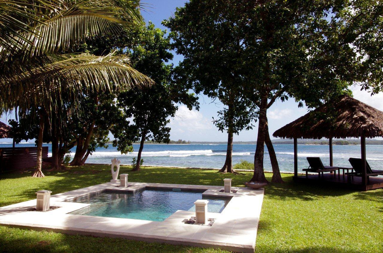 Eratap Beach Resort Port Vila Rum bild