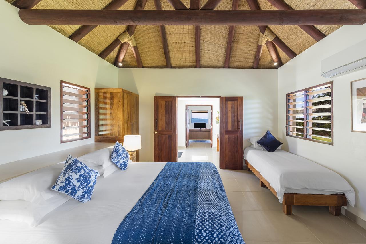 Eratap Beach Resort Port Vila Exteriör bild