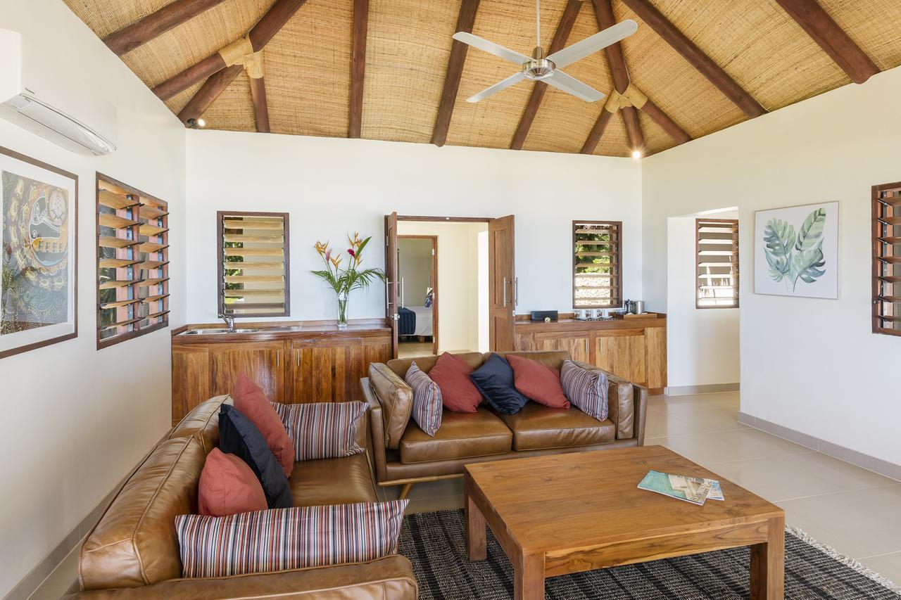 Eratap Beach Resort Port Vila Exteriör bild
