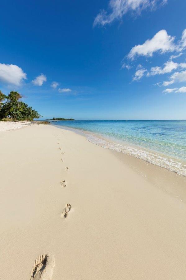 Eratap Beach Resort Port Vila Exteriör bild